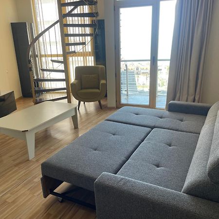 Sea View Apartment Батуми Екстериор снимка