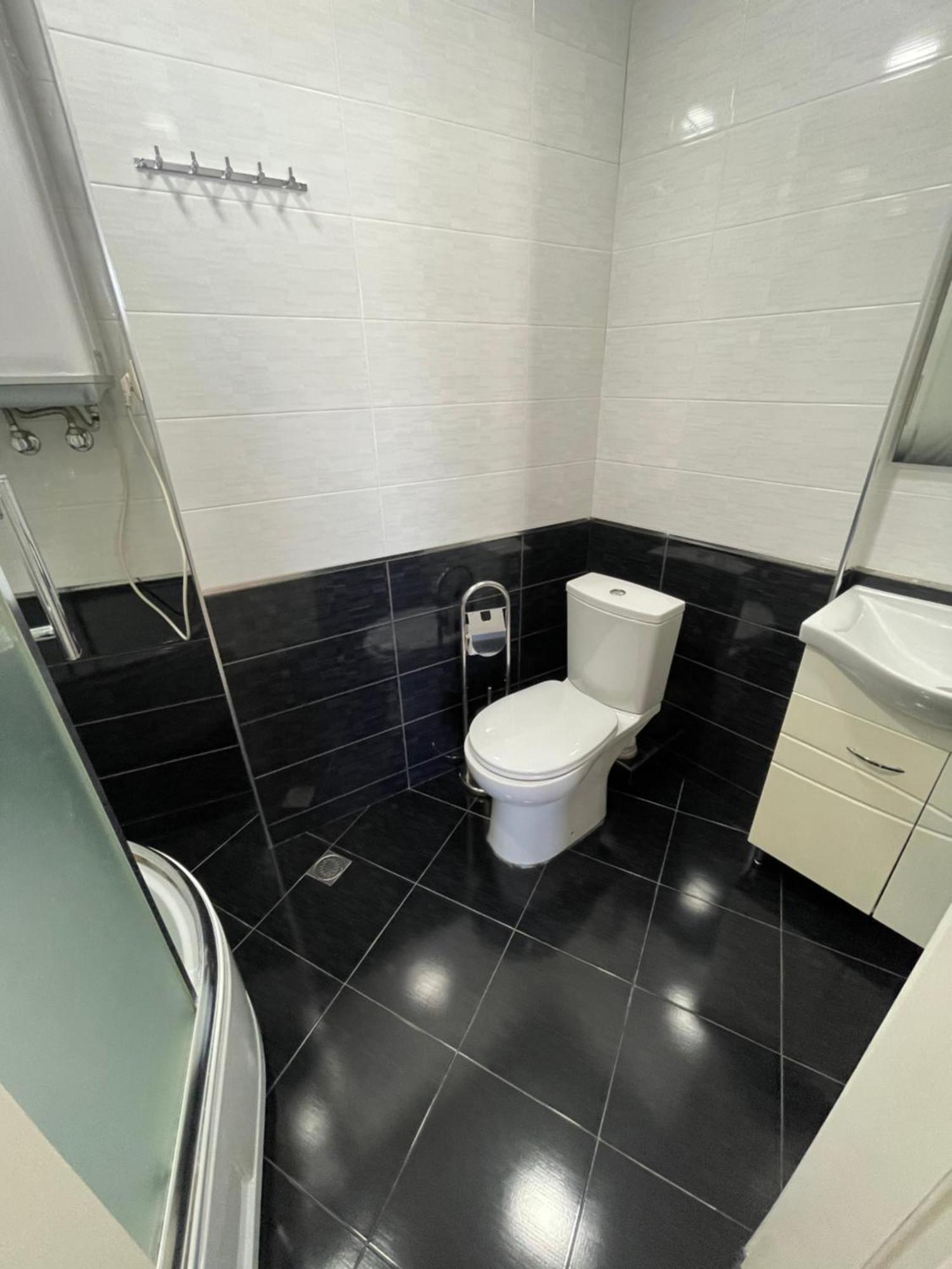 Sea View Apartment Батуми Екстериор снимка