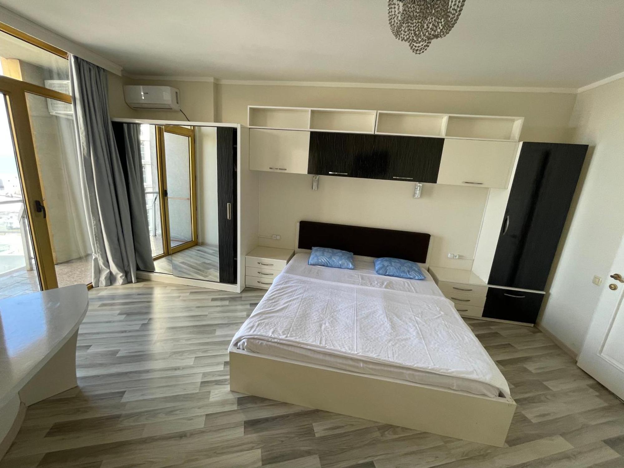 Sea View Apartment Батуми Екстериор снимка