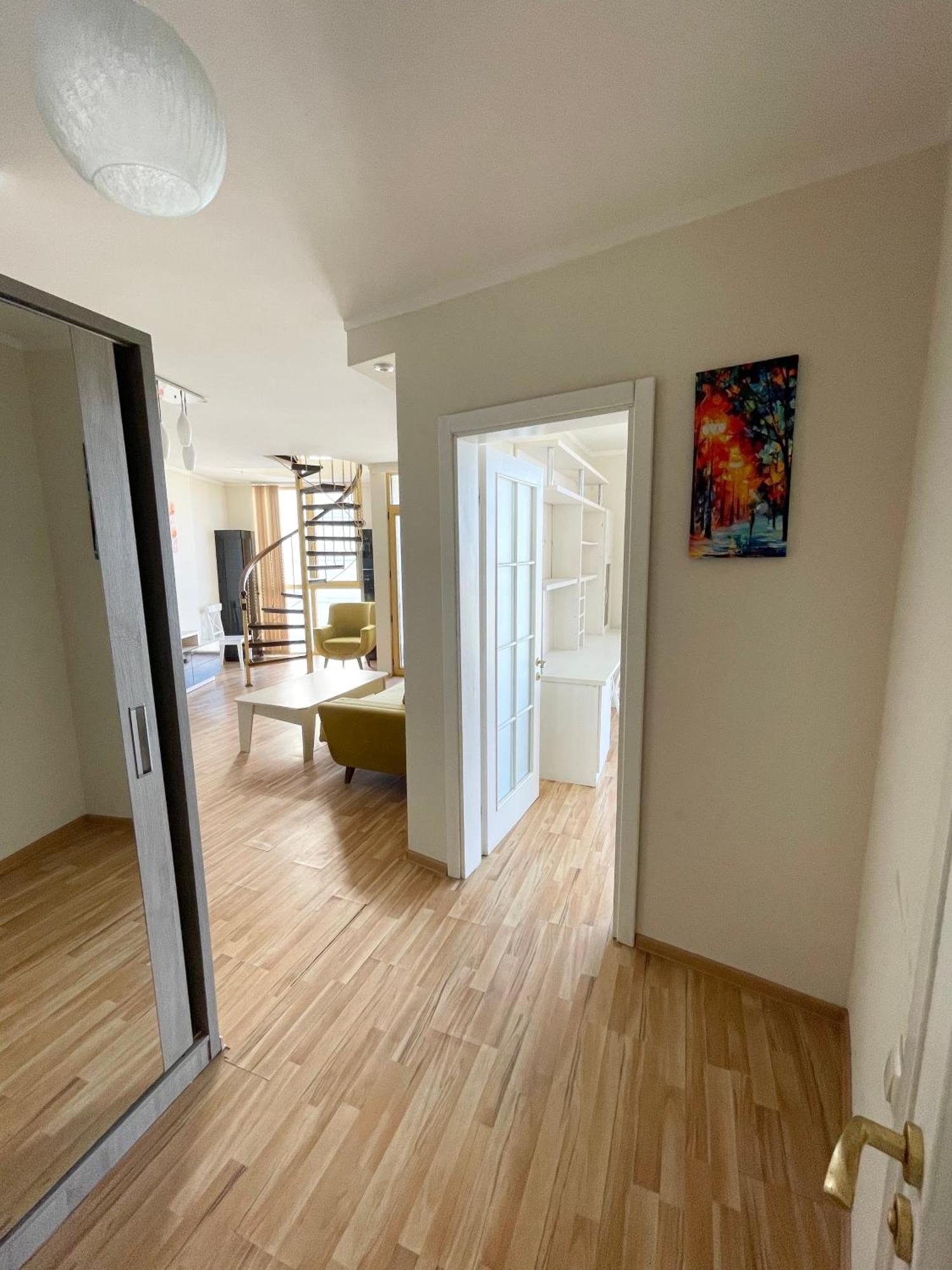 Sea View Apartment Батуми Екстериор снимка