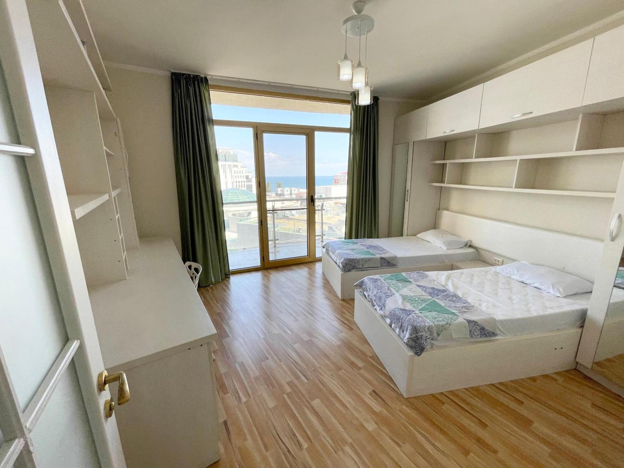 Sea View Apartment Батуми Екстериор снимка