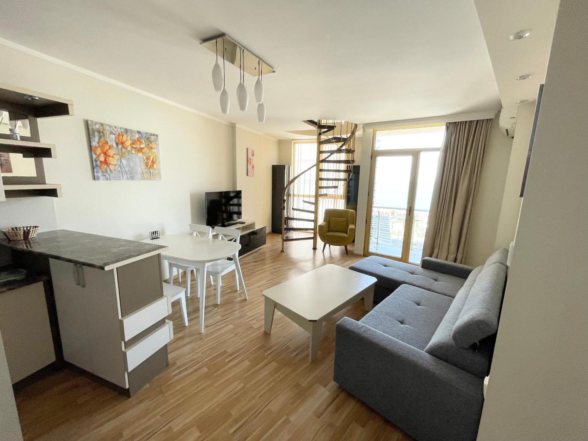 Sea View Apartment Батуми Екстериор снимка
